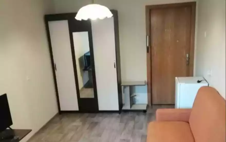 Лётчика Пилютова улица, 5