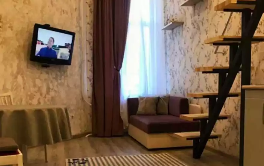 Жуковского улица, 7-9