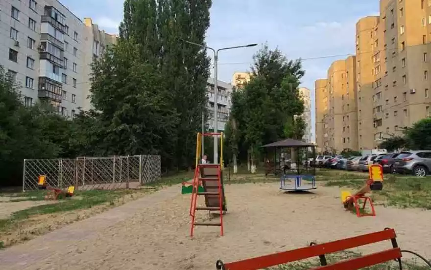 Костюкова улица, 36