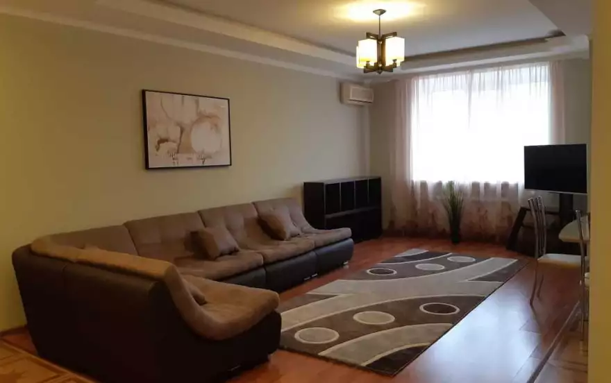Социалистическая улица, д.215