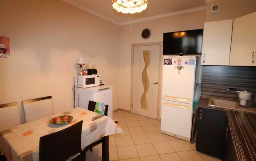Центральная улица, 8