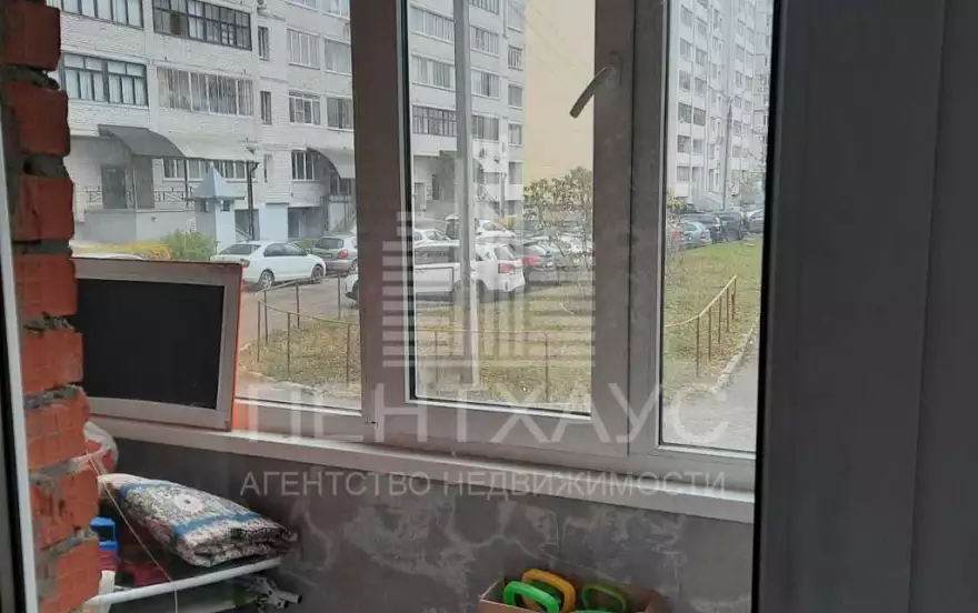 Комиссарова ул., 28