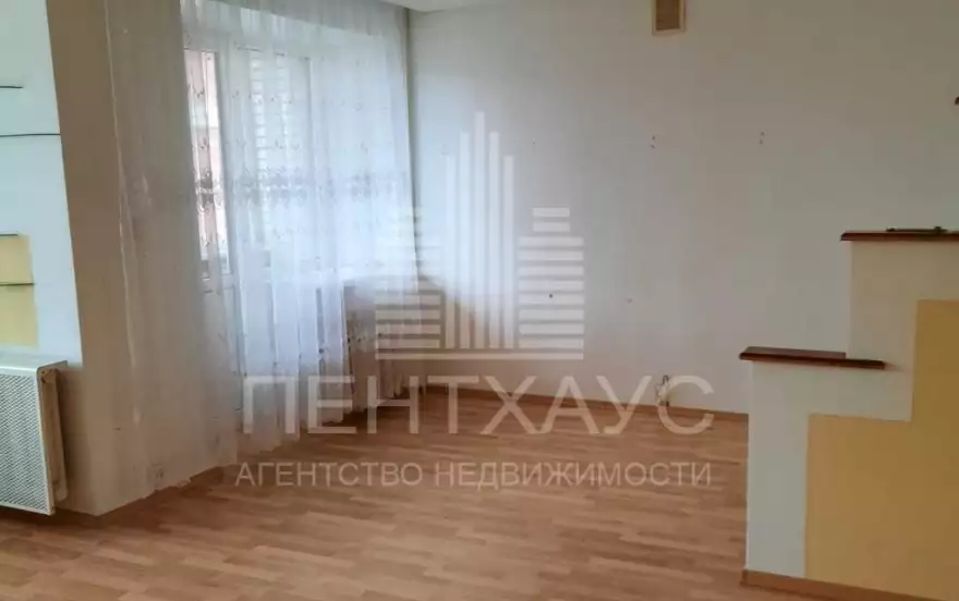 Комиссарова ул., 28