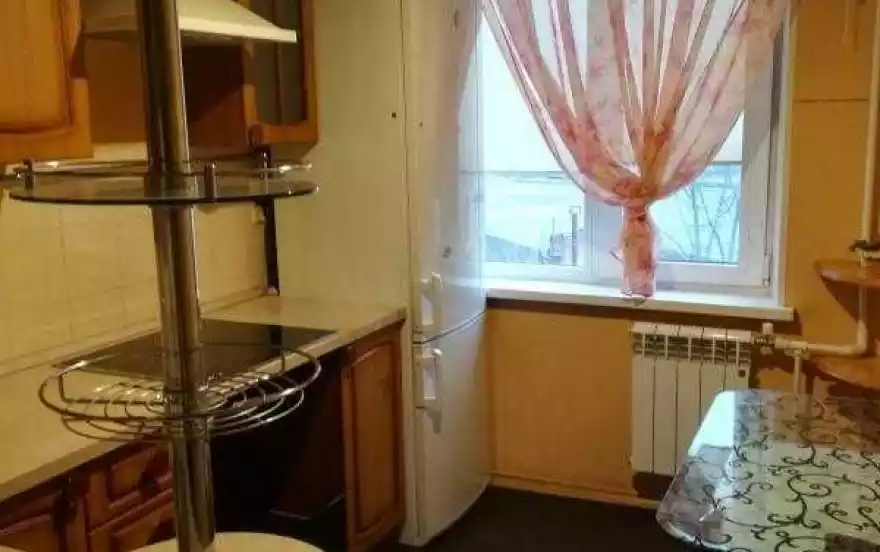 Королева б-р, 11