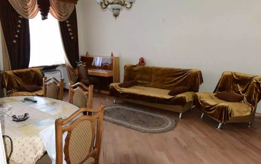 улица Цотнэ Дадиани, 77