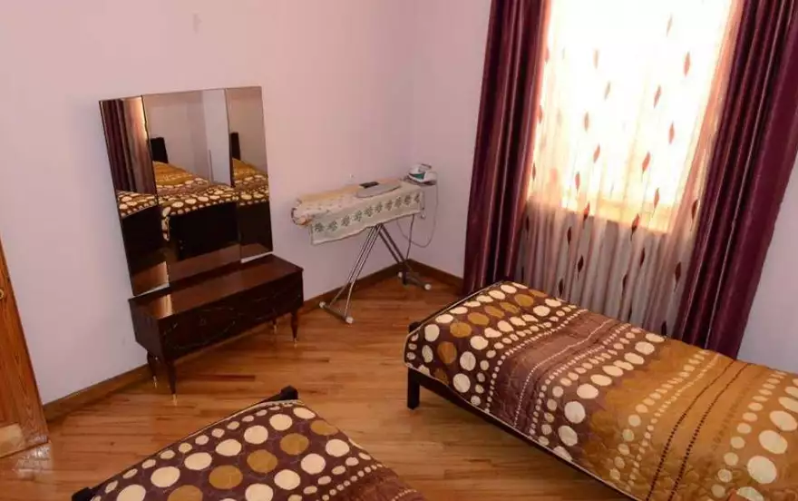 улица Цотнэ Дадиани, 77