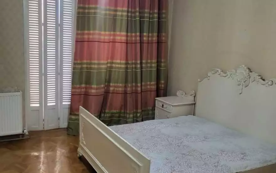 улица Атени, 3