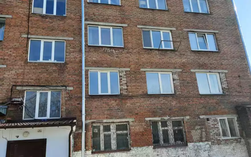 Затонская улица, 16