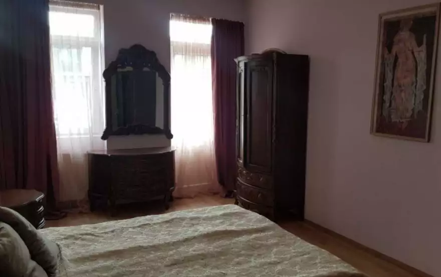 Люблянская улица, 42