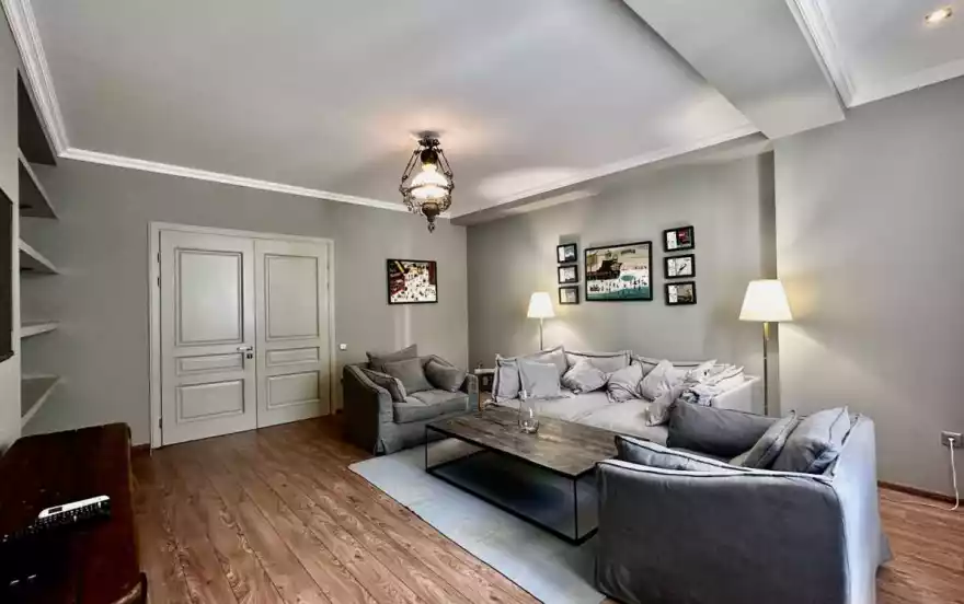 улица Нино Жвания, 28