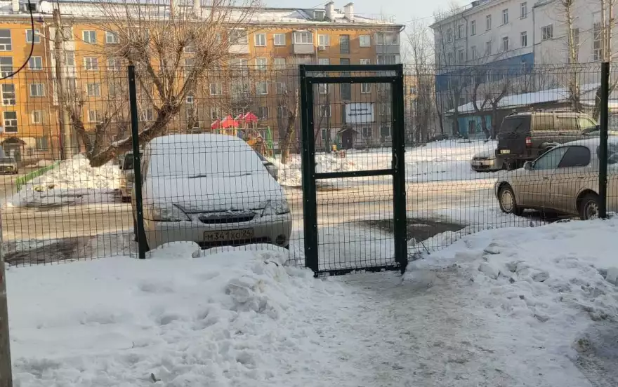 Якорный переулок, 1
