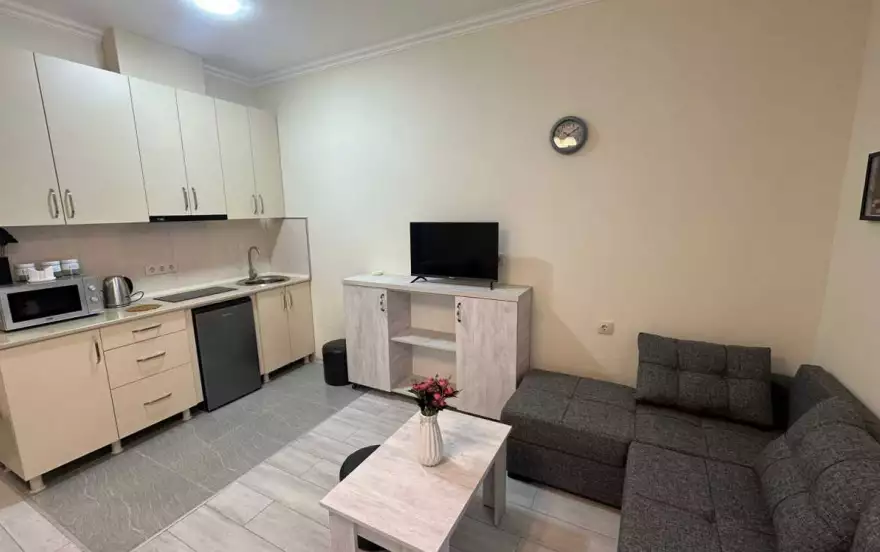 3-й тупик Ангиса, 8
