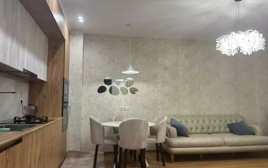 1-й переулок Ангиса, 42