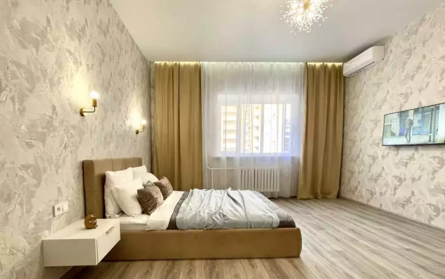 улица Адоратского, 1