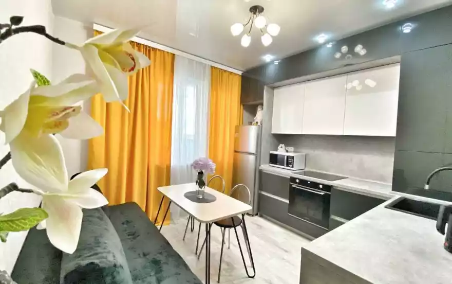 улица Александра Усольцева, 14