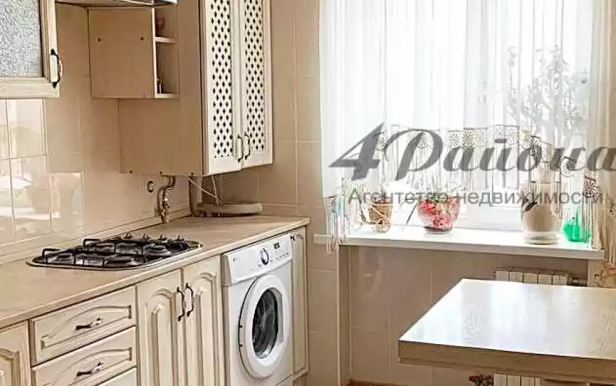 квартал Героев Брестской Крепости, 10