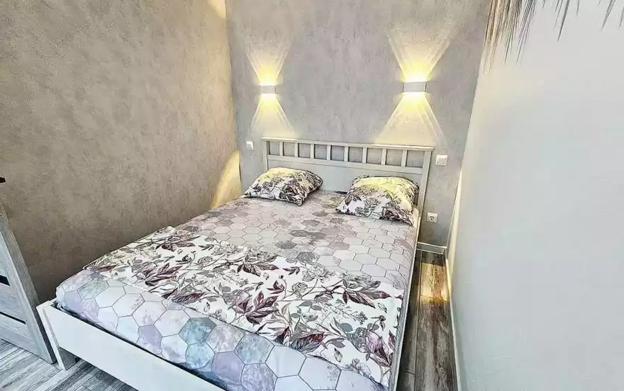 Революционная улица, 4