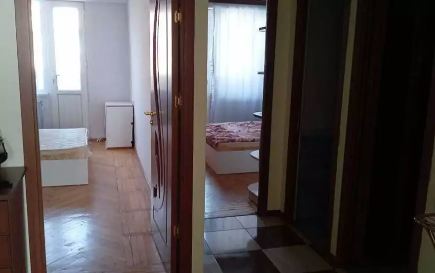 1-й переулок улицы Башинджагяна, 8 