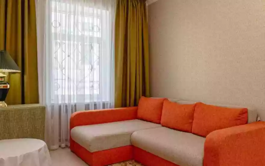 Набережная улица, 23