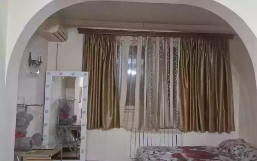 улица Езник Кохбаци, 1