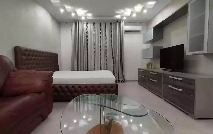 Солнечная улица, 6