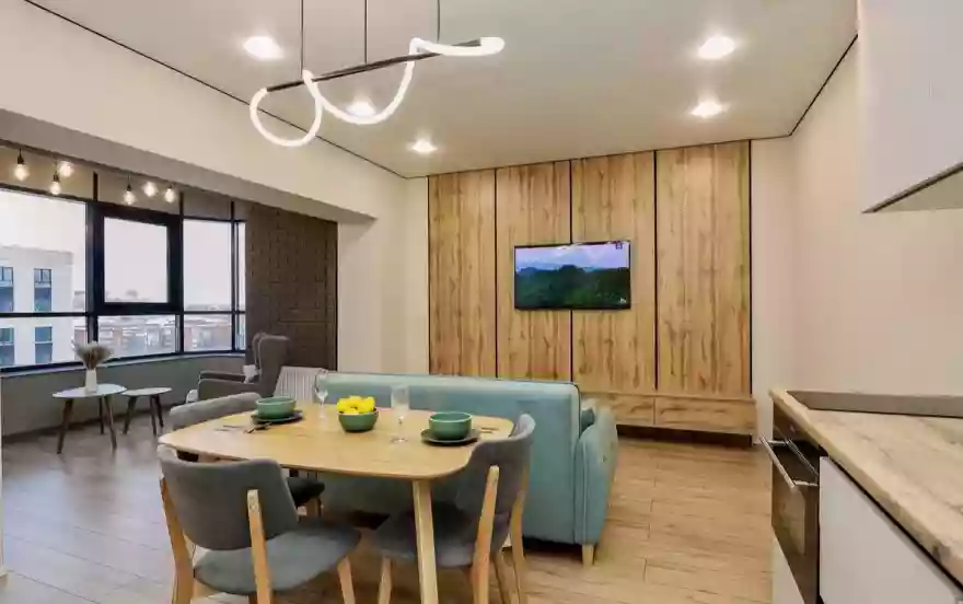 Красная улица, 140