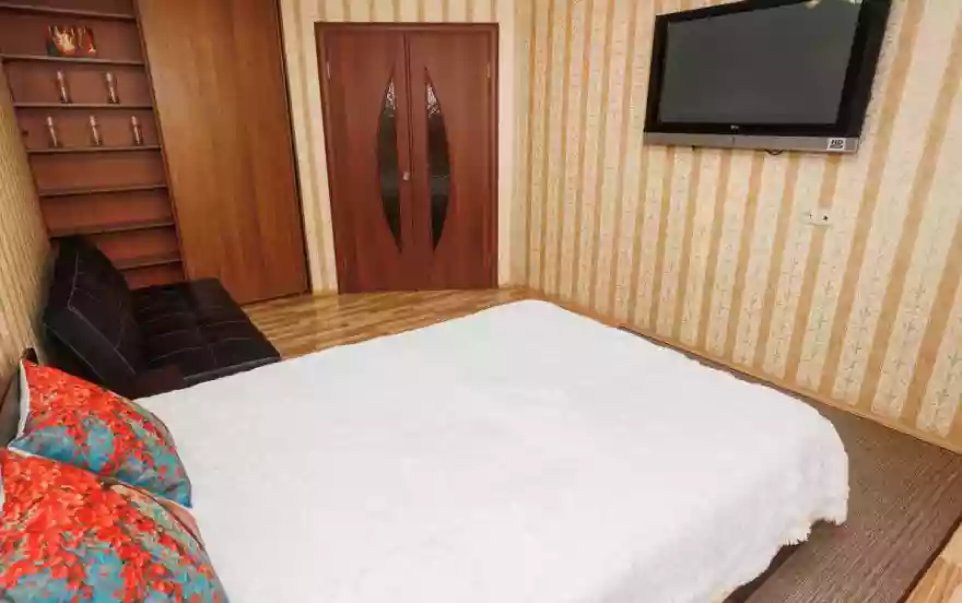 улица Бакинских Комиссаров, 107