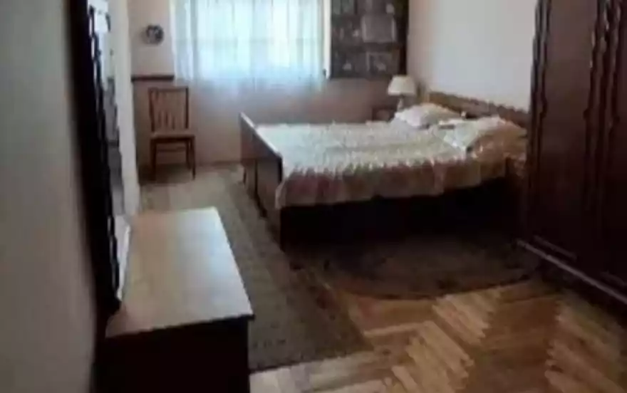 улица Наири Зарьяна, 1