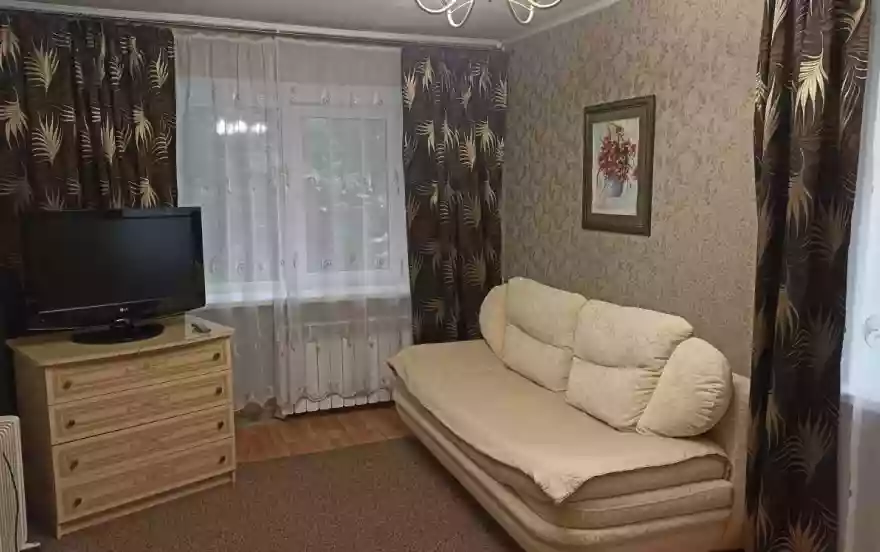 Скоморошинская улица, 1