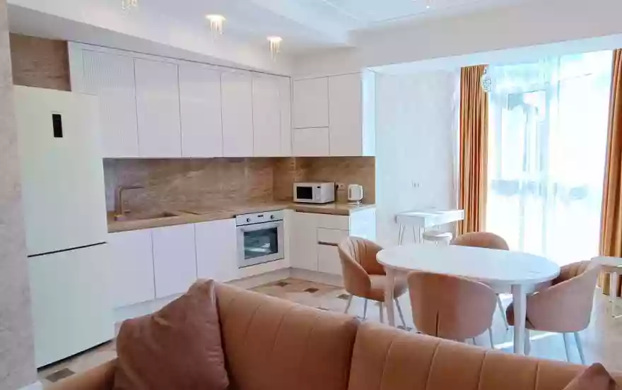 Первомайская улица, 1