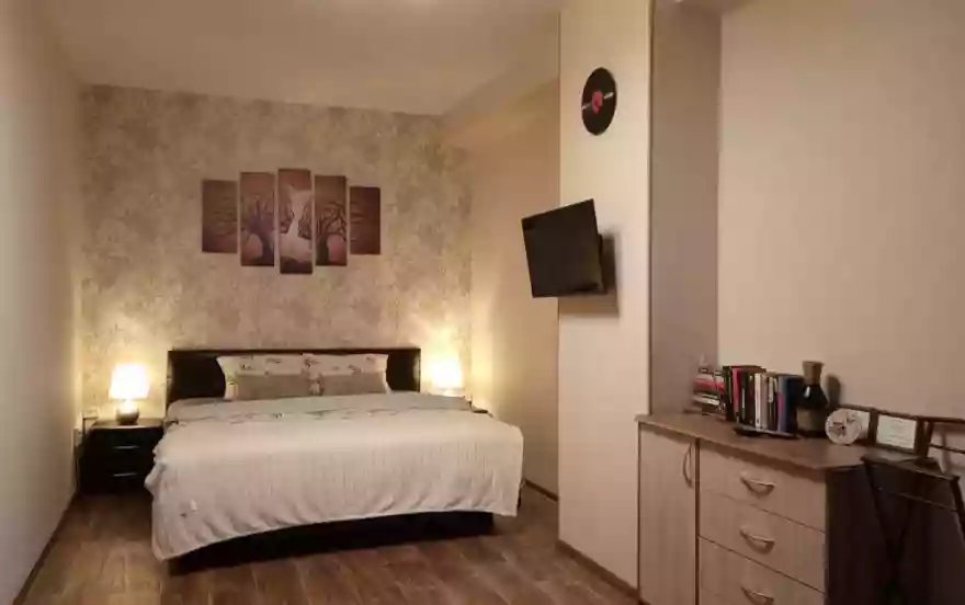 Газетная улица, 84