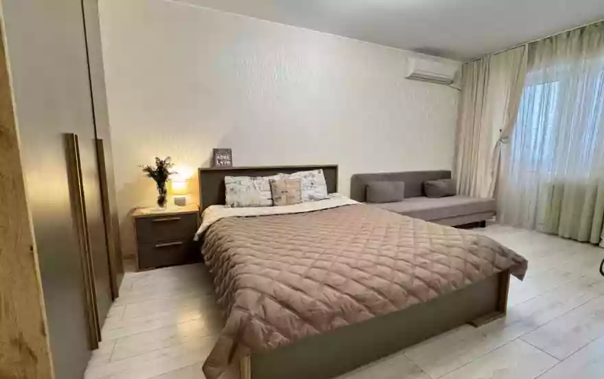 Греческая улица, 6