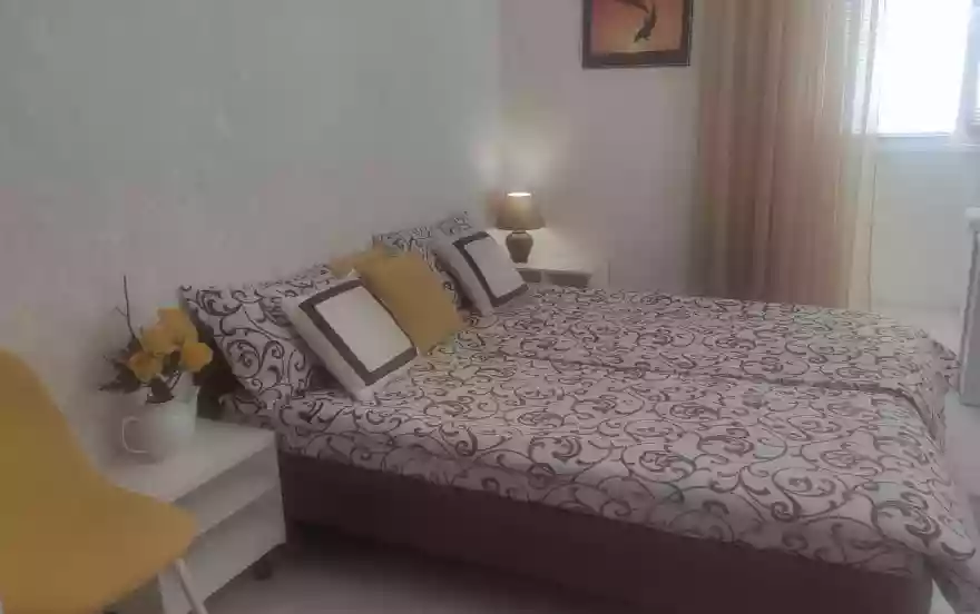 проспект Октябрьской Революции, 52