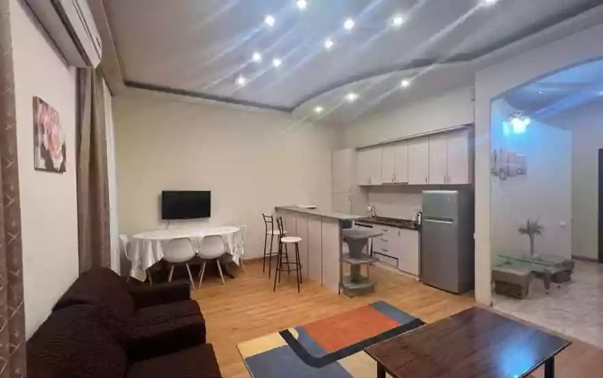 улица Туманяна, 12