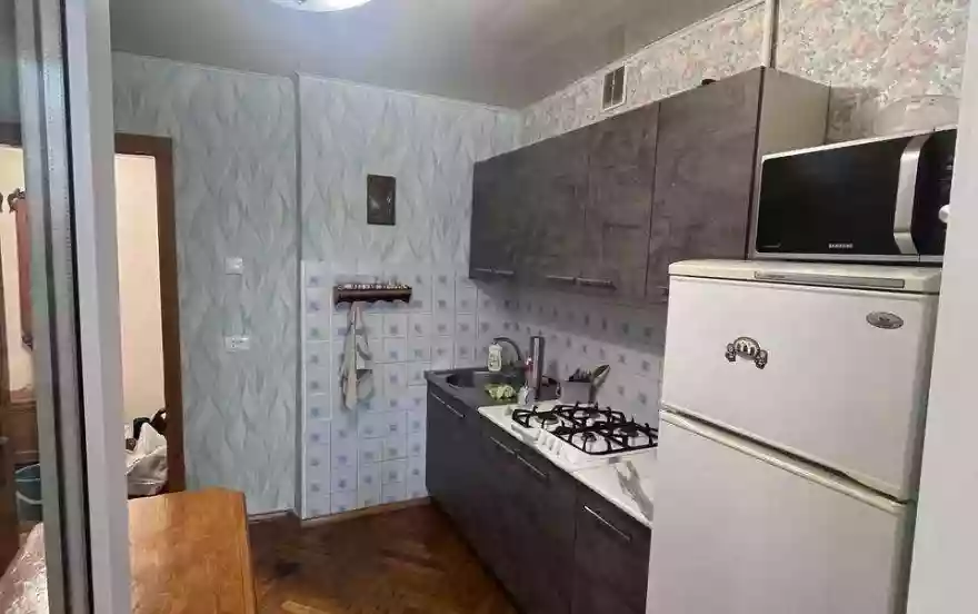 17-й микрорайон, 13