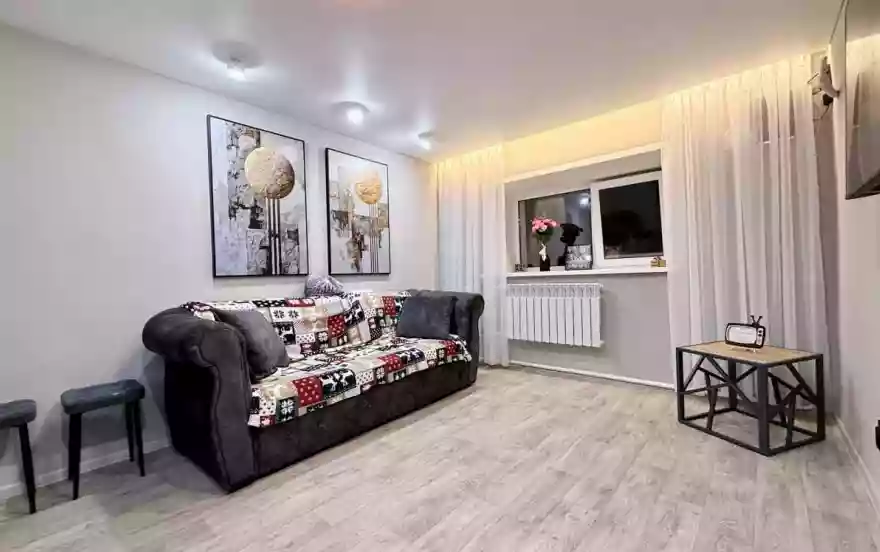 бульвар Чавайна, 13