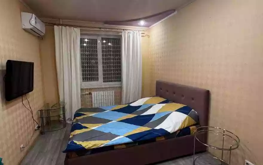 Челюскинцев 117