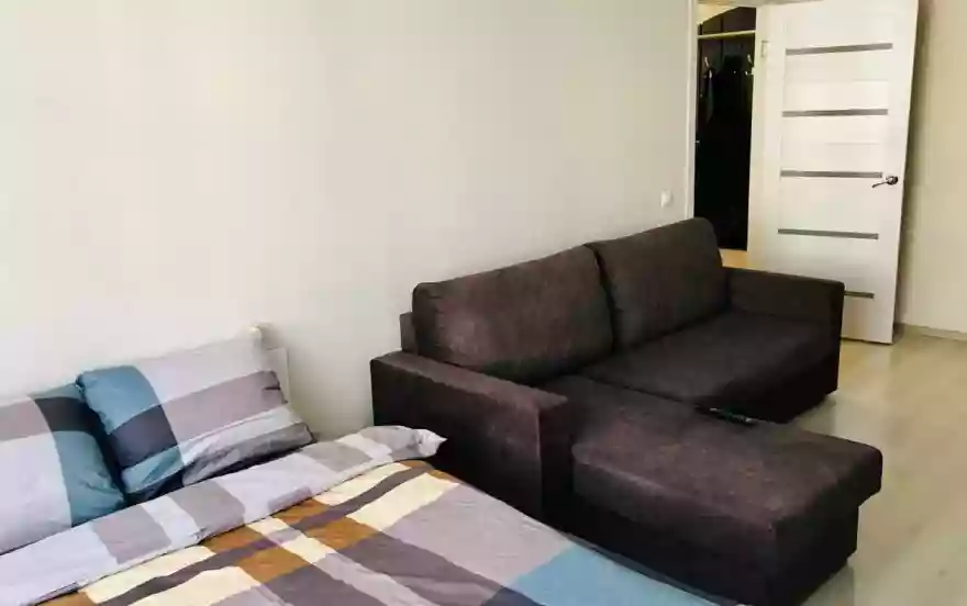 Куроротная улица, 8