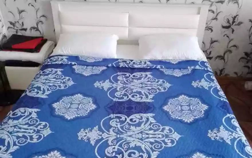 Лазурная улица, 1