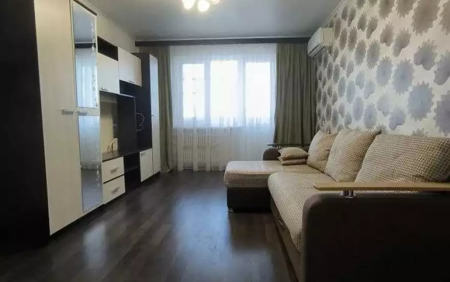 проспект Победы, 100 
