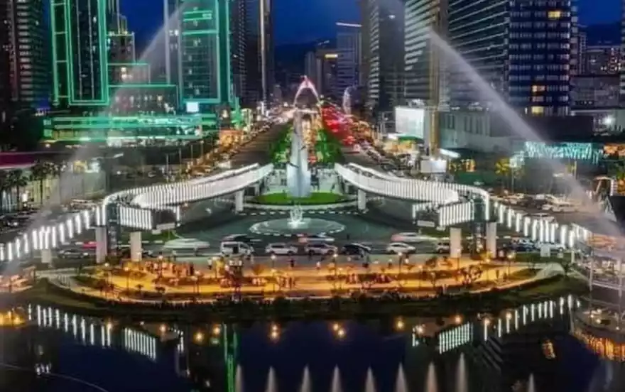 ჟიული შარტავას 7