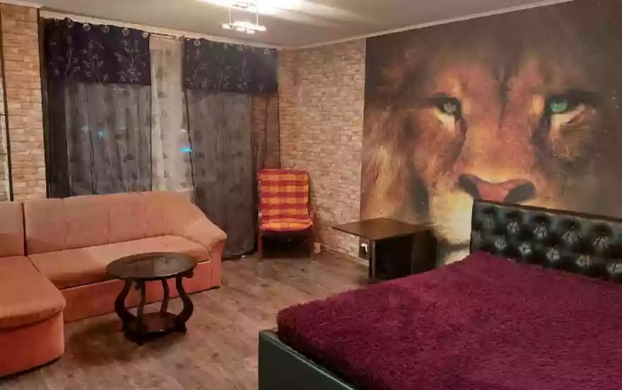 улица Луначарского, 90