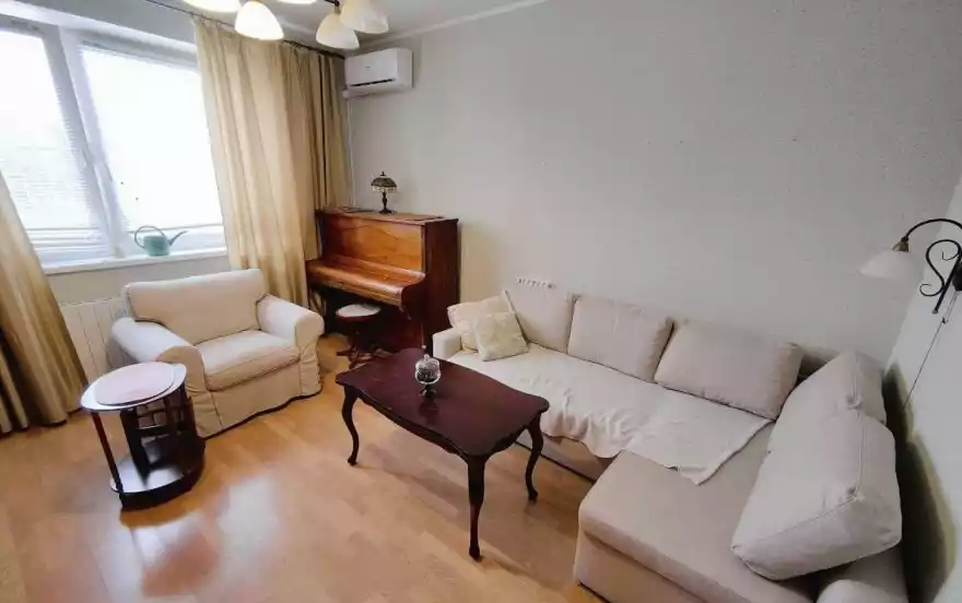 проспект Металлургов, 210 