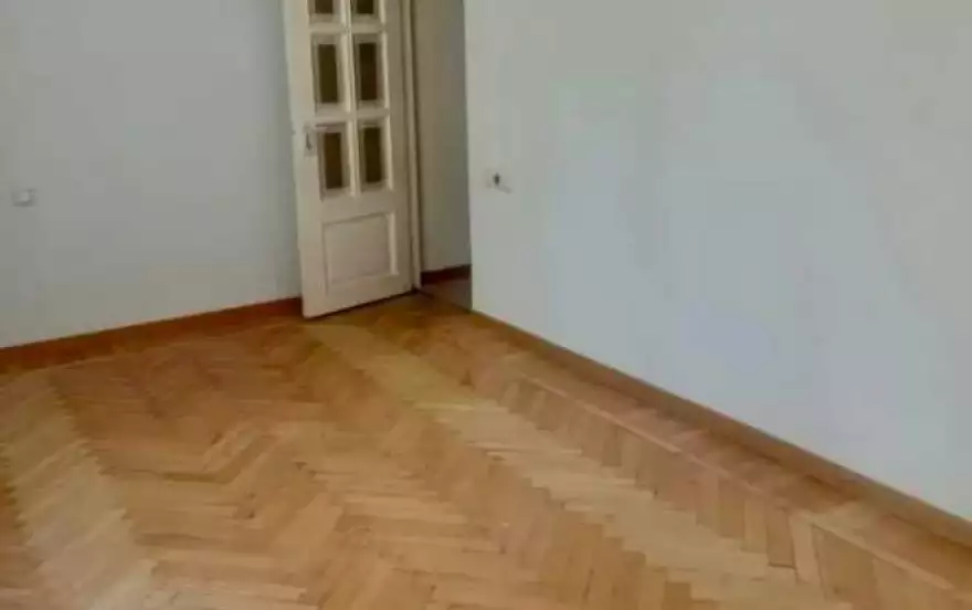 Зейтун, в начале улицы Дро