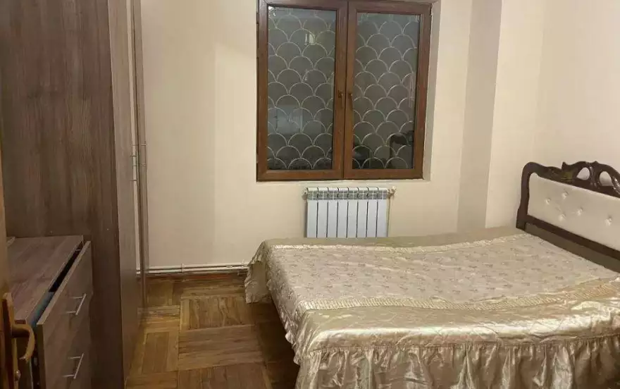Арабкир, улица Вагаршяна, перекрёсток с улицей Армена Гулакяна