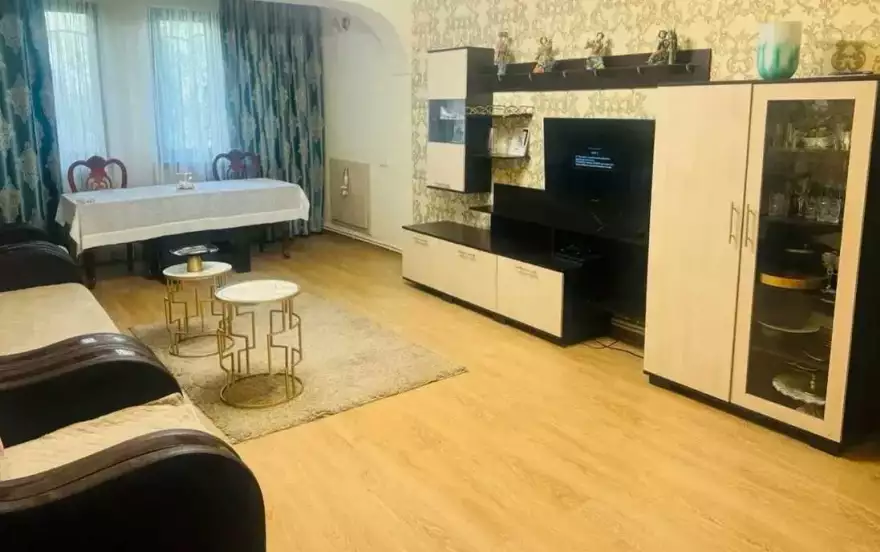 ул. Себастия, 24