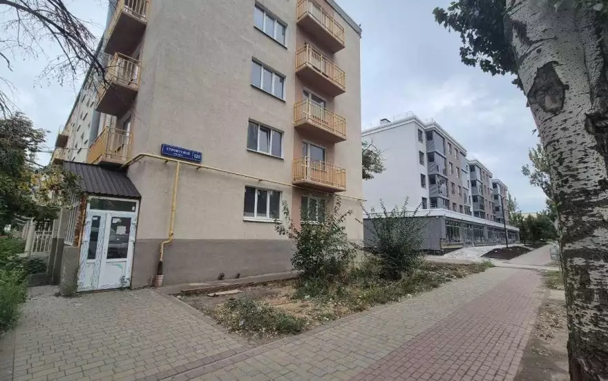 проспект Строителей, 121 