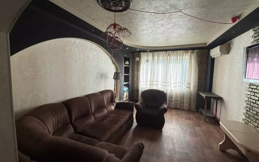 квартал Якира, 1
